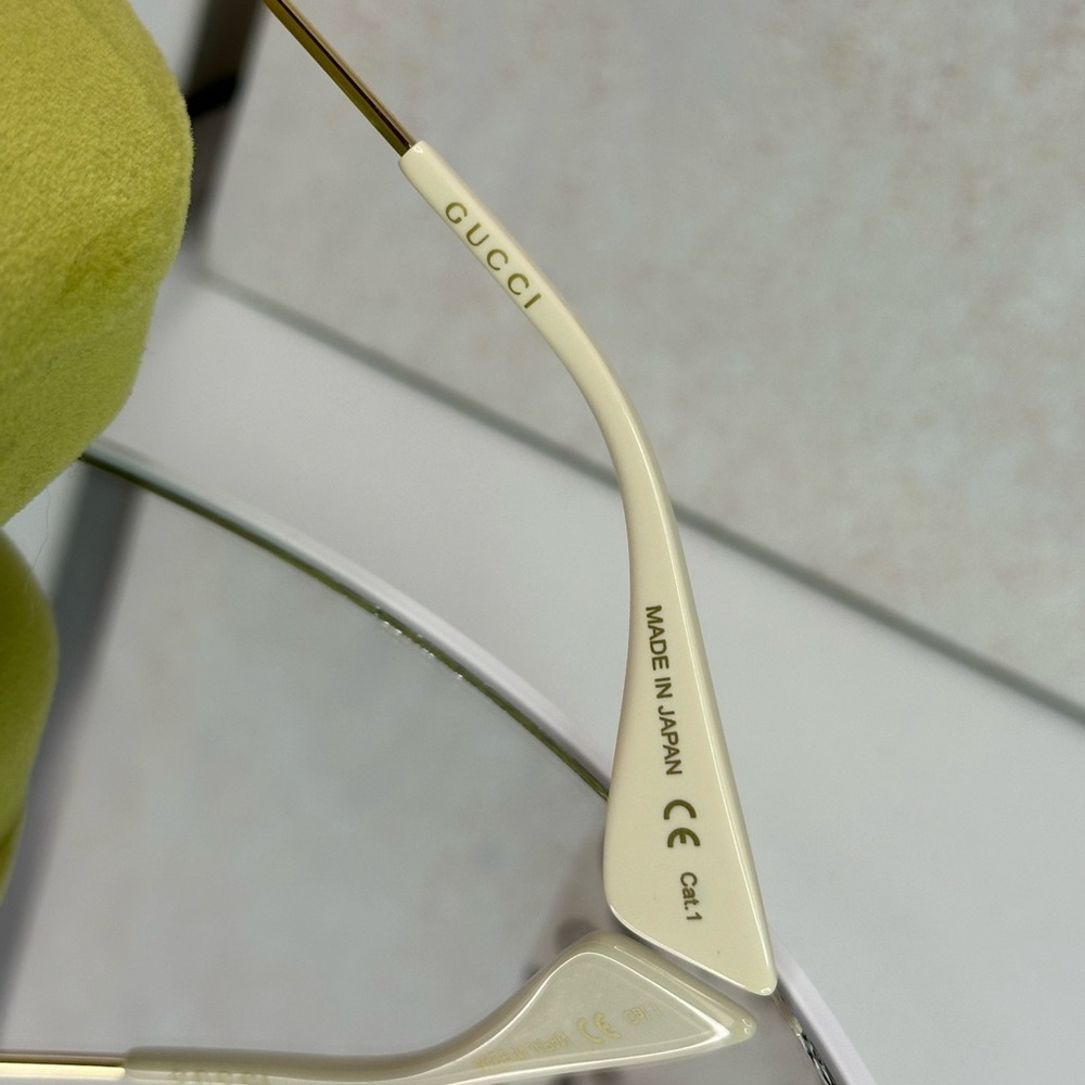 GUCCI SUNGLASSES - Picture 5 of 10